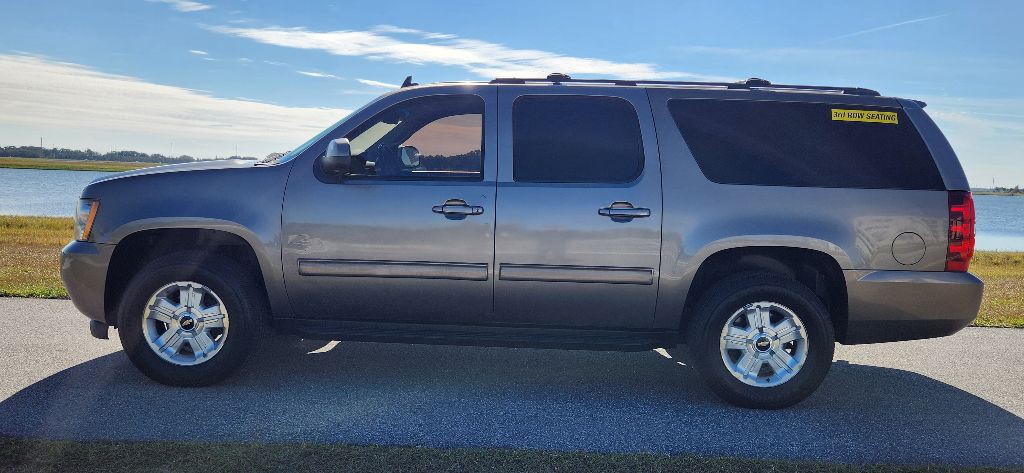 2013 Chevrolet Suburban Image 8