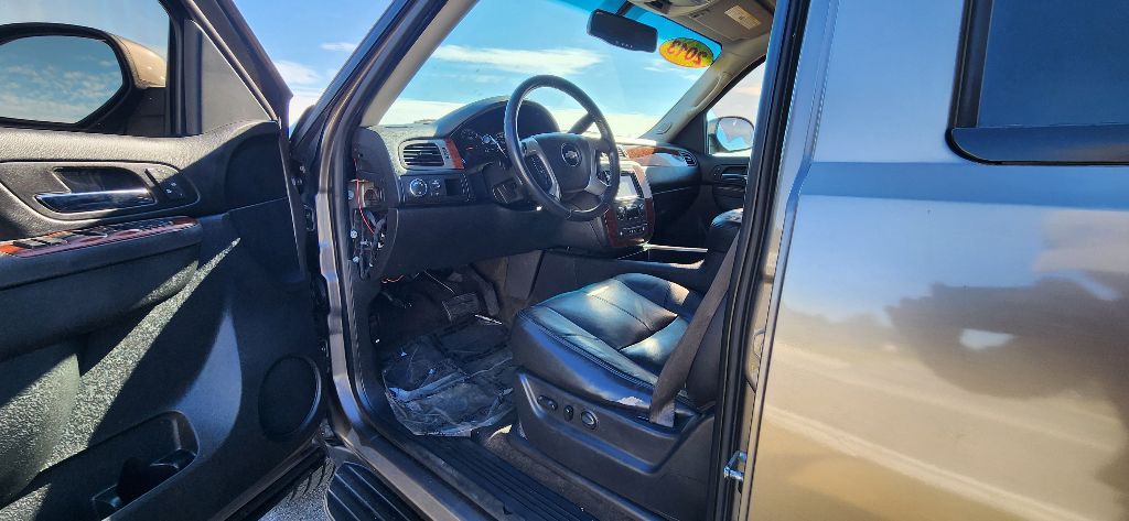 2013 Chevrolet Suburban Image 10