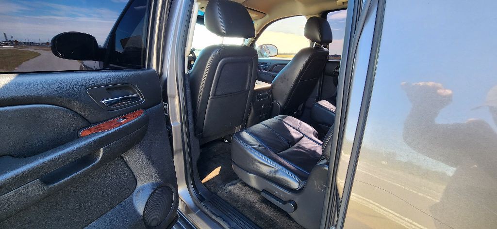 2013 Chevrolet Suburban Image 14