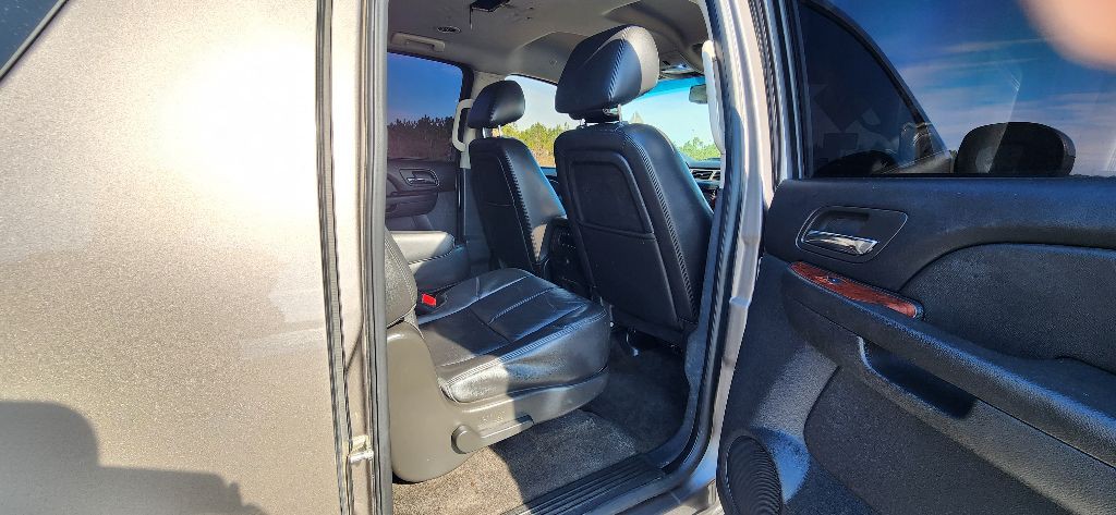 2013 Chevrolet Suburban Image 21