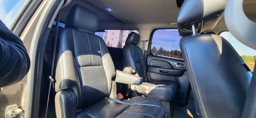 2013 Chevrolet Suburban Image 22