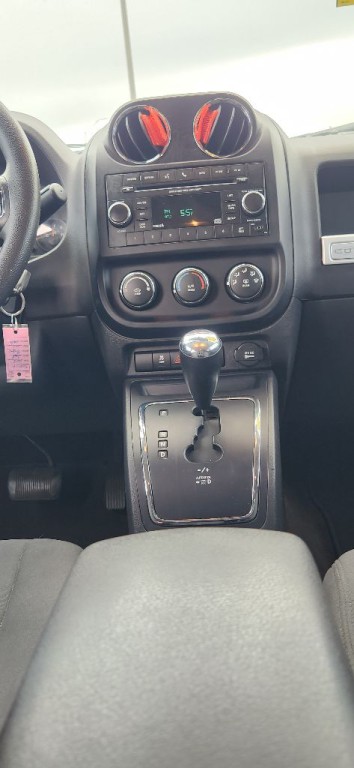 2016 Jeep Compass Image 10