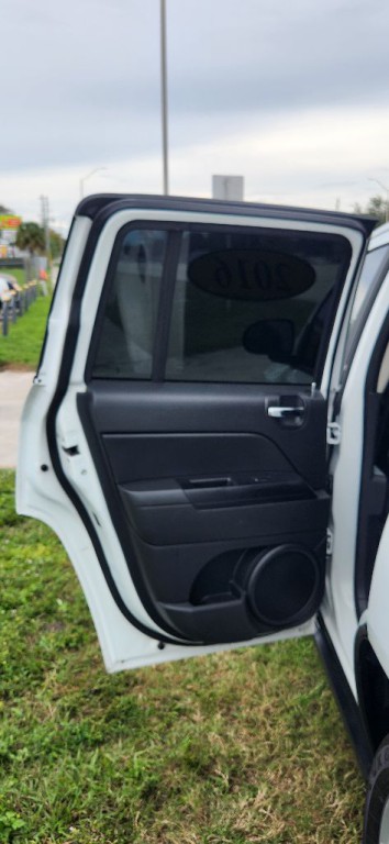 2016 Jeep Compass Image 11