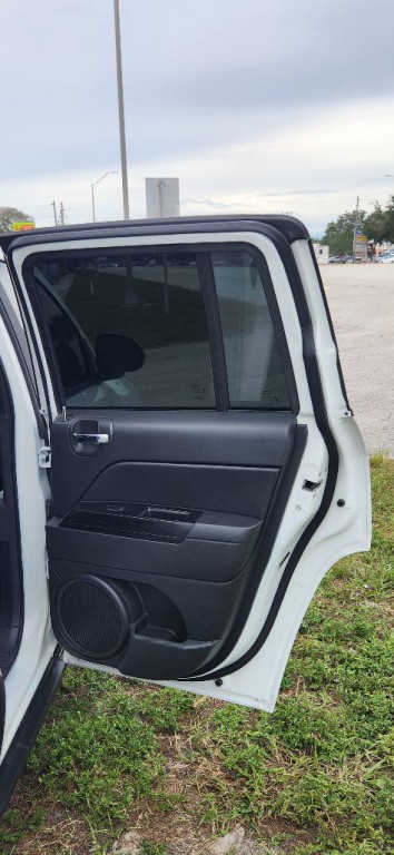 2016 Jeep Compass Image 17