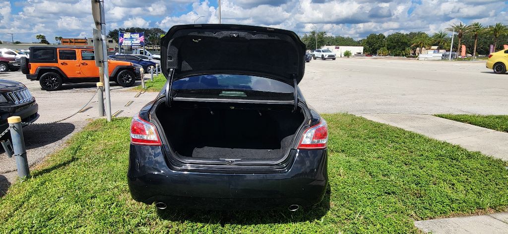 2013 Nissan Altima Image 17