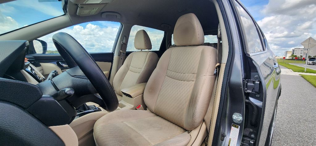 2017 Nissan Rogue Image 11