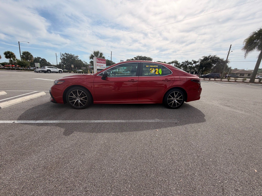 2024 Toyota Camry Image 1