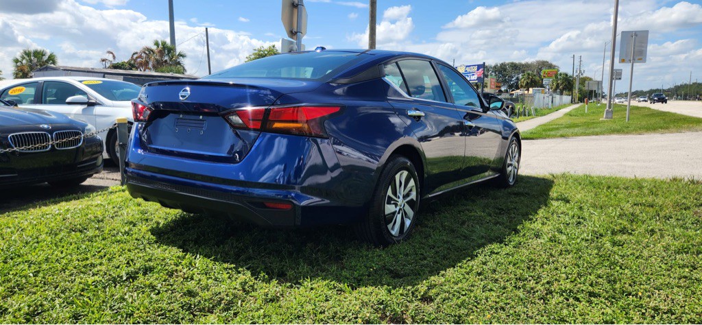 2020 Nissan Altima Image 5