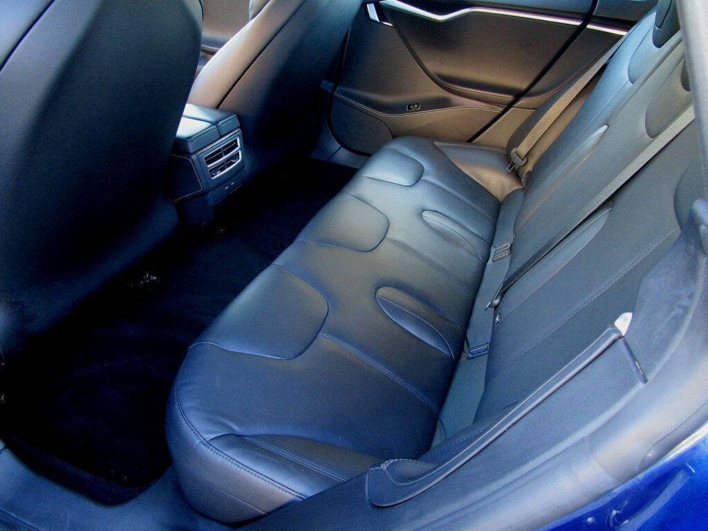 2017 Tesla Model S Image 17