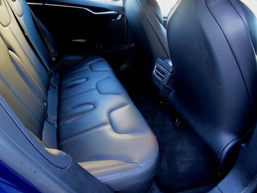2017 Tesla Model S Image 18