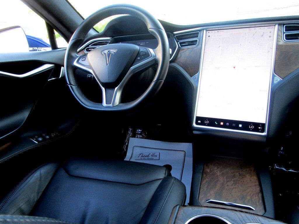 2017 Tesla Model S Image 19