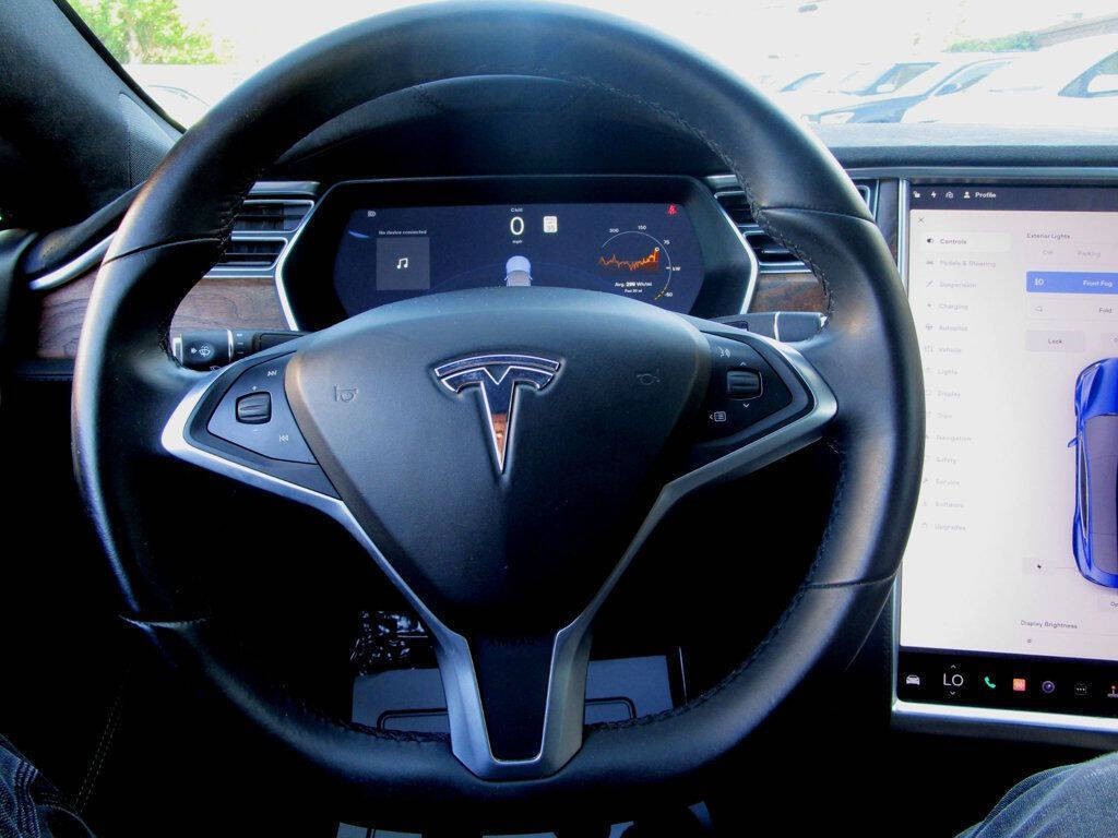 2017 Tesla Model S Image 20