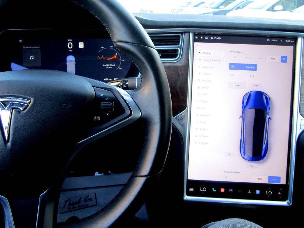 2017 Tesla Model S Image 22