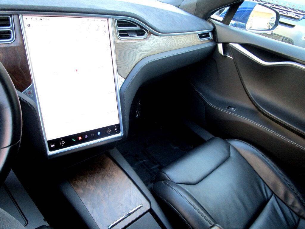 2017 Tesla Model S Image 23