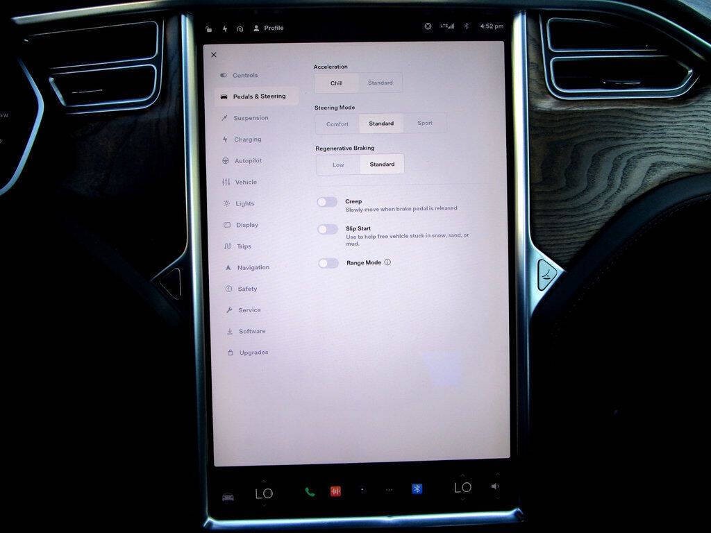 2017 Tesla Model S Image 24
