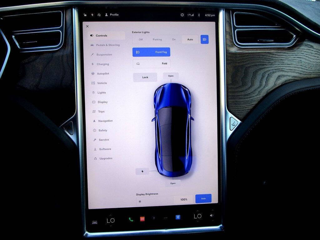 2017 Tesla Model S Image 25