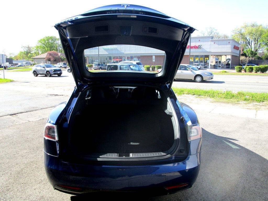 2017 Tesla Model S Image 38