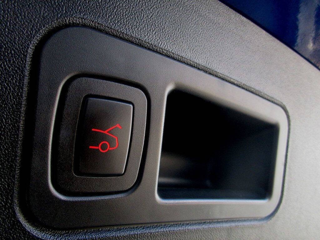 2017 Tesla Model S Image 39