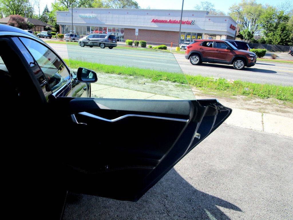 2017 Tesla Model S Image 41