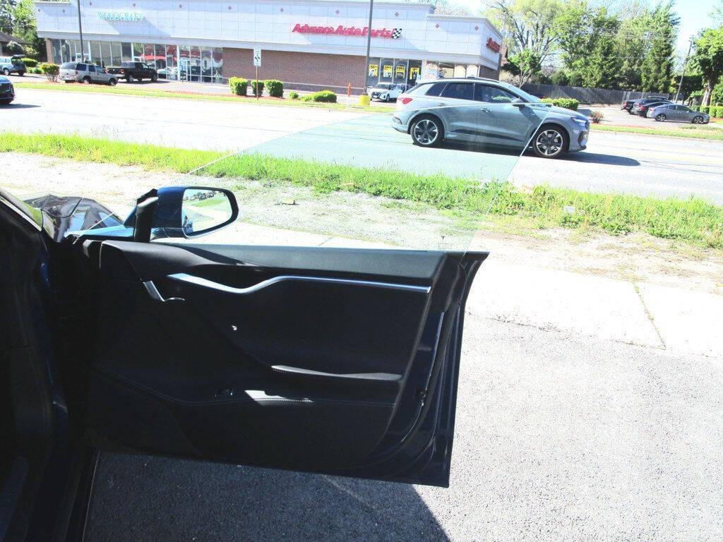 2017 Tesla Model S Image 43