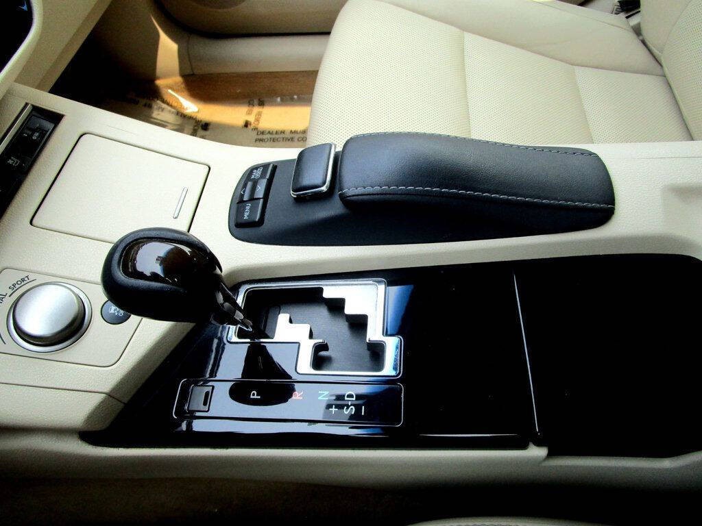 2013 Lexus ES 350 Image 24