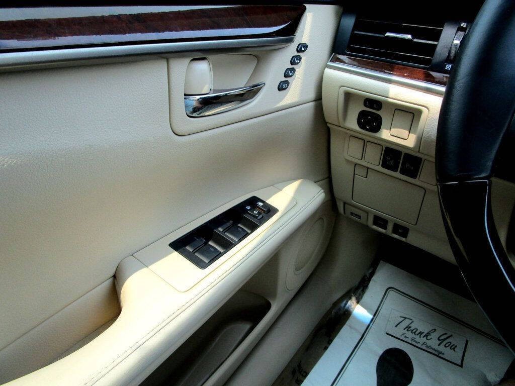 2013 Lexus ES 350 Image 36