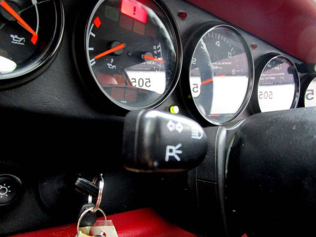 1995 Porsche 911 Image 23