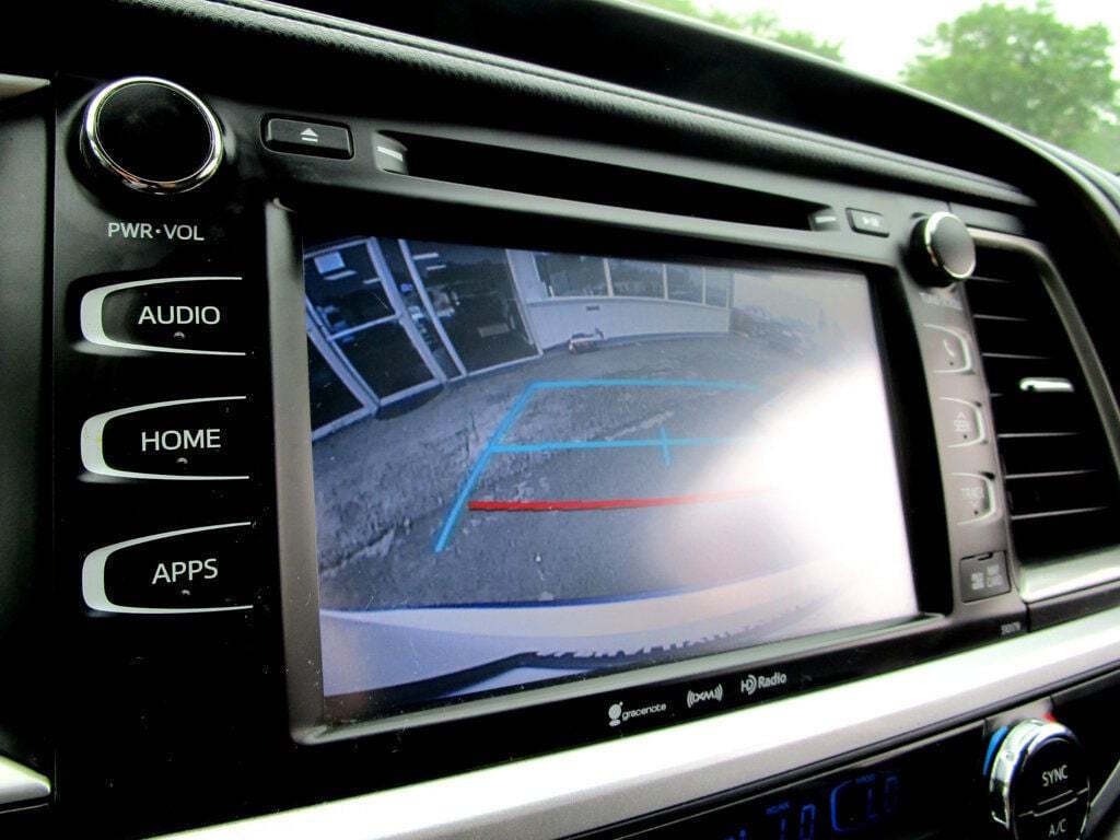 2018 Toyota Highlander Image 4