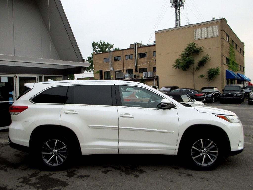 2018 Toyota Highlander Image 11