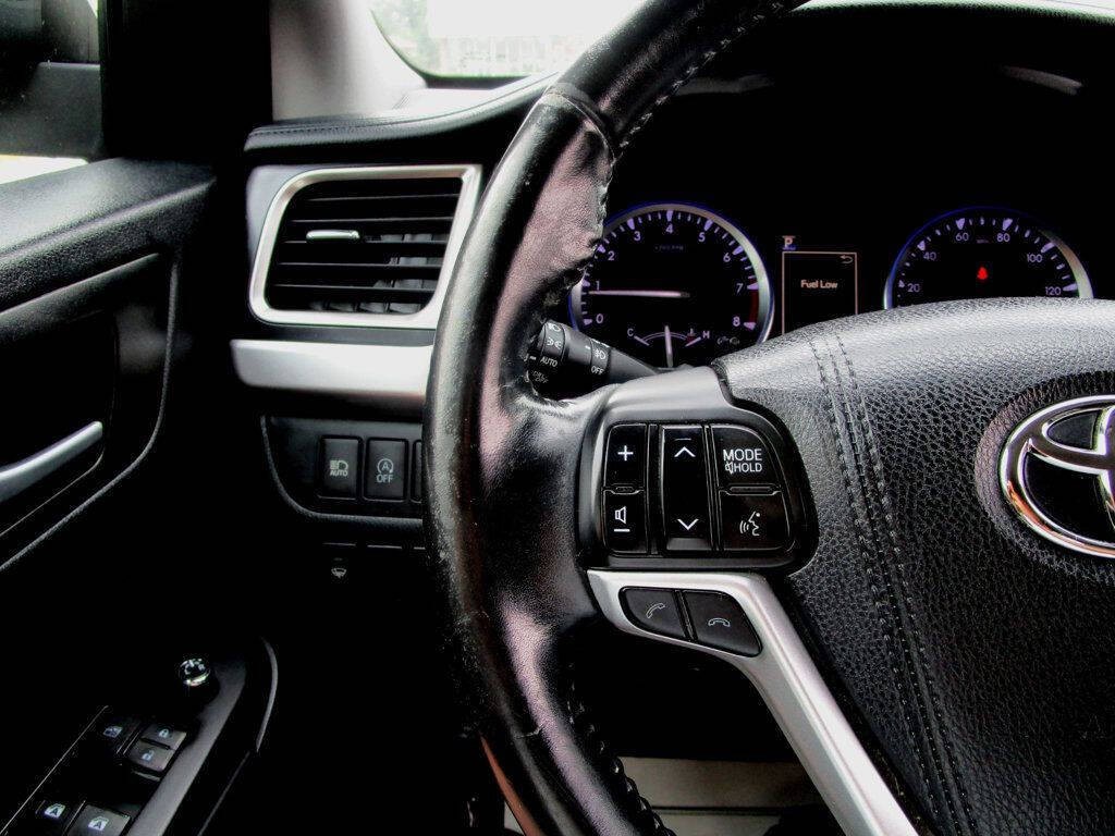 2018 Toyota Highlander Image 23