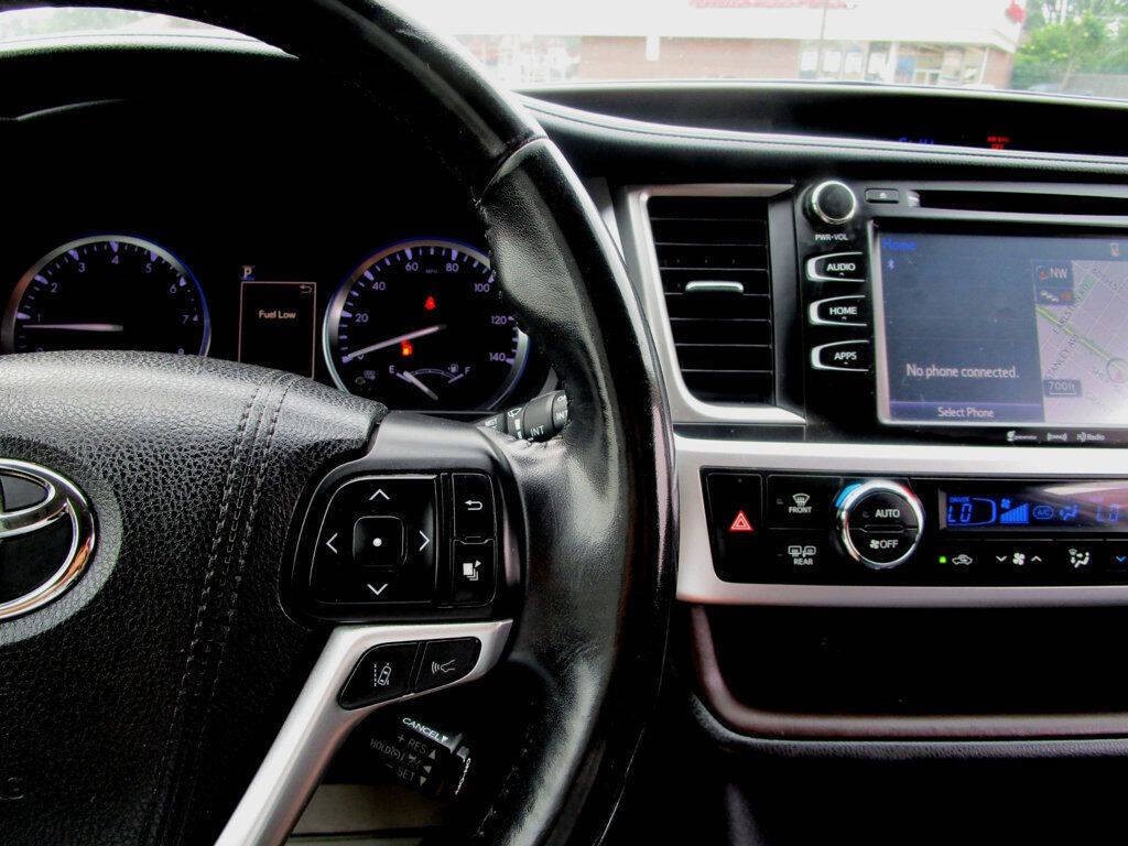 2018 Toyota Highlander Image 24