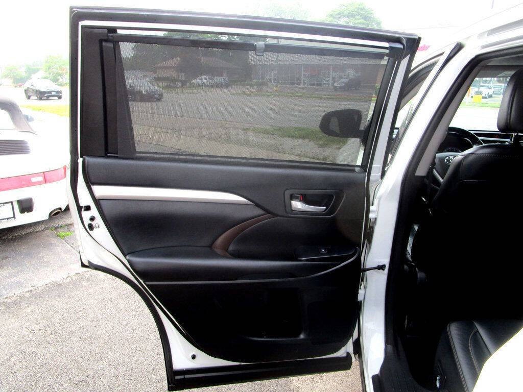2018 Toyota Highlander Image 36