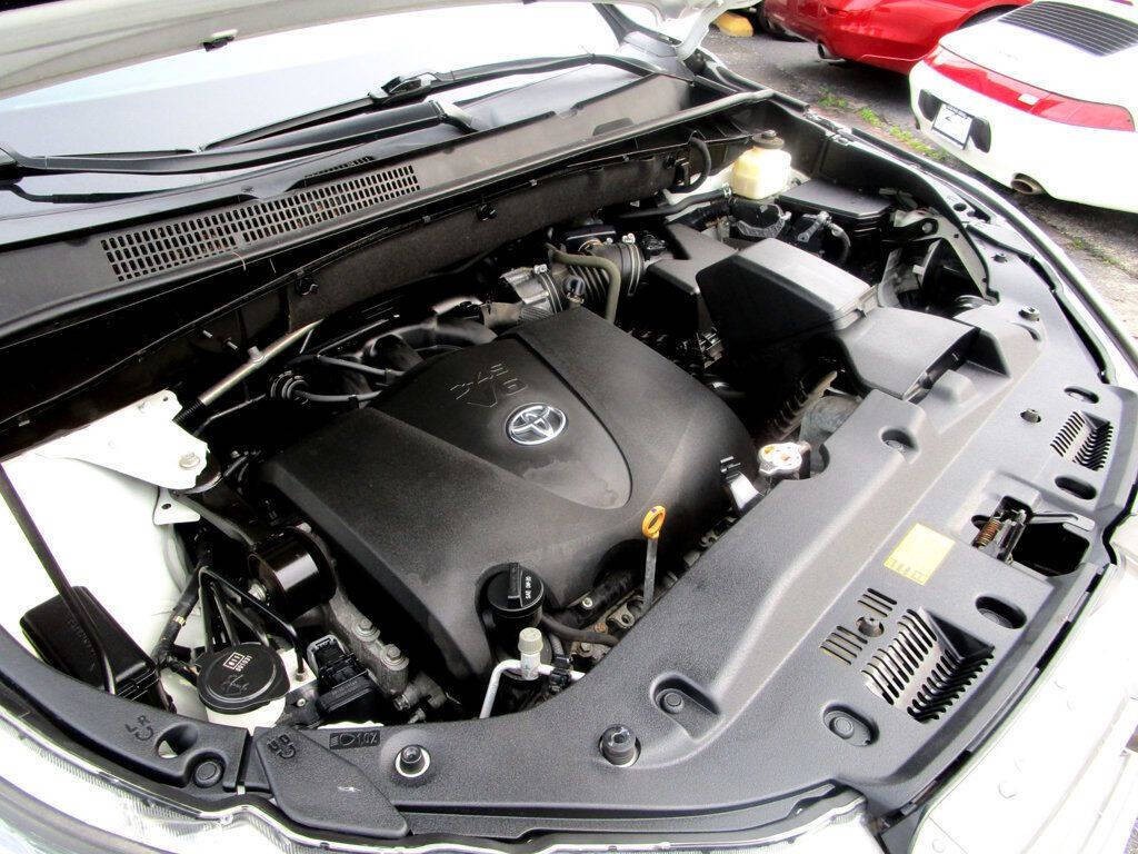 2018 Toyota Highlander Image 38