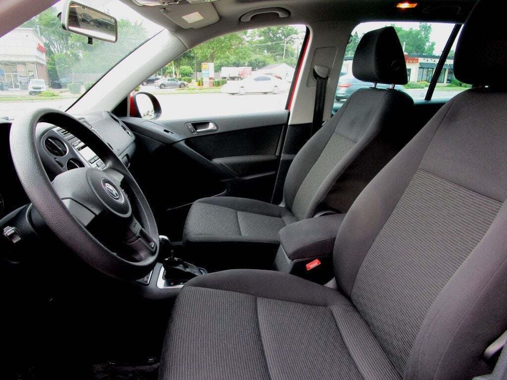 2012 Volkswagen Tiguan Image 11