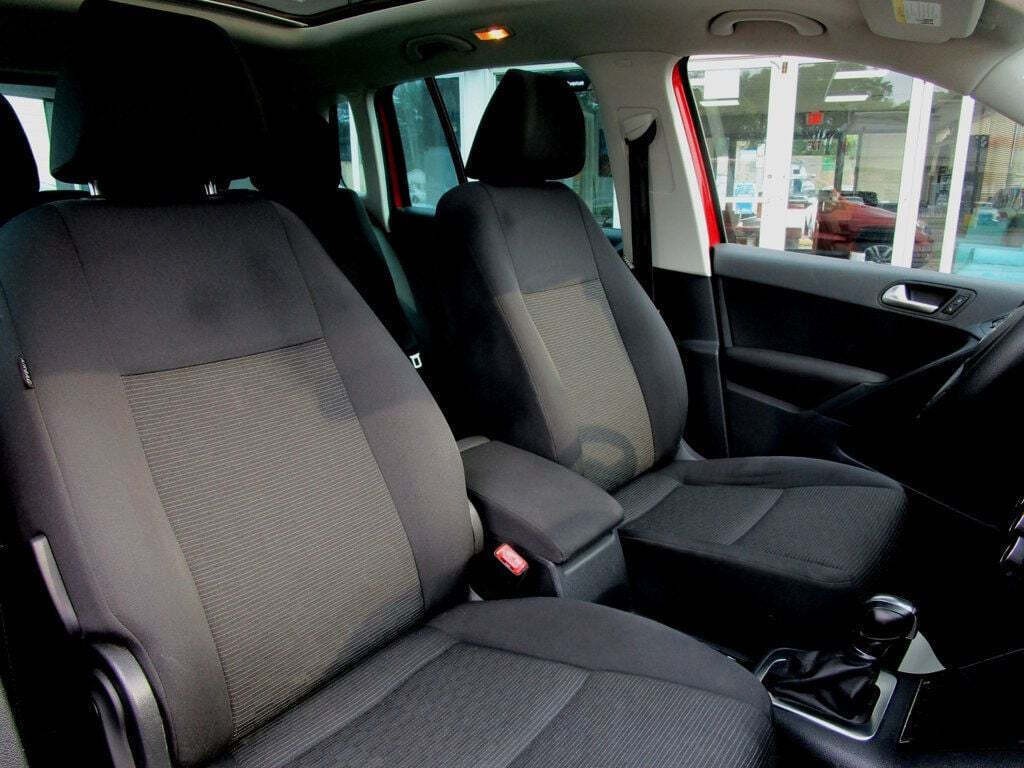 2012 Volkswagen Tiguan Image 12