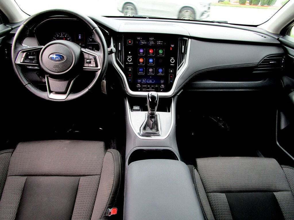 2020 Subaru Outback Image 2