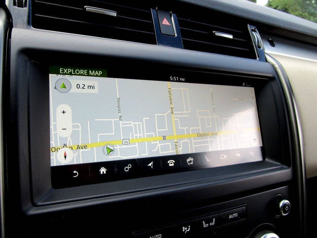 2020 Land Rover Discovery Image 3