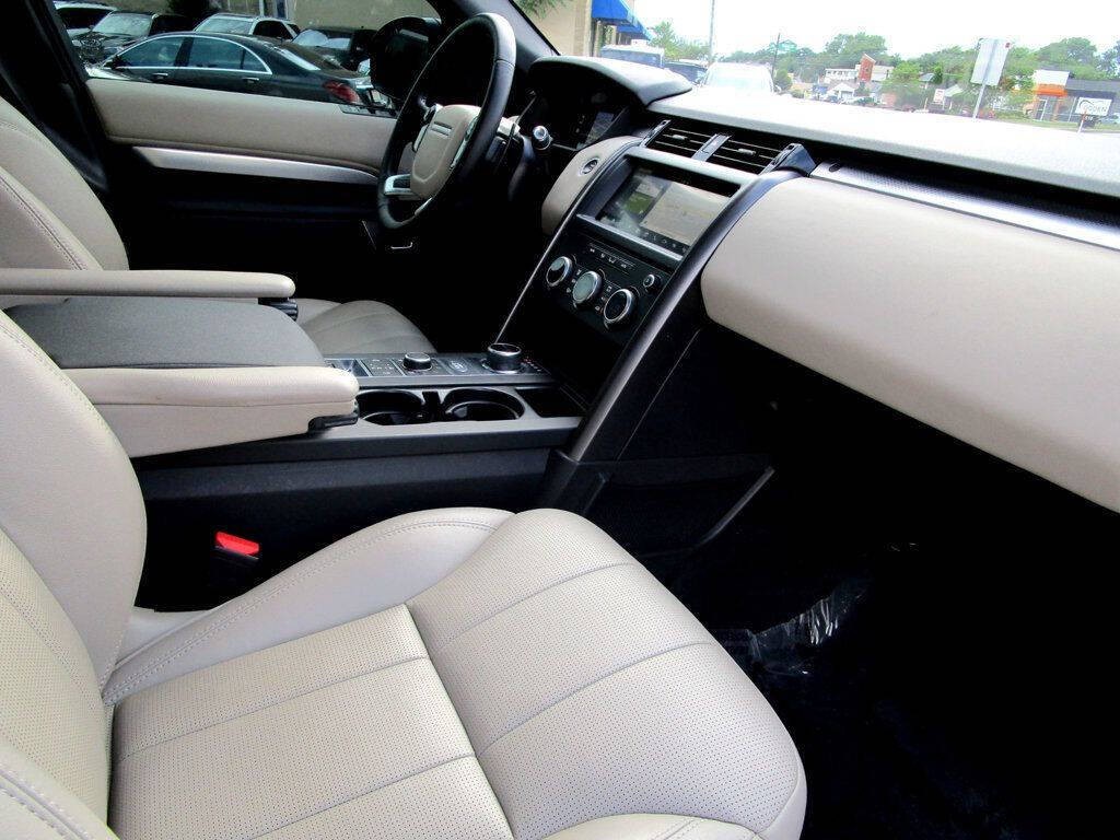 2020 Land Rover Discovery Image 14
