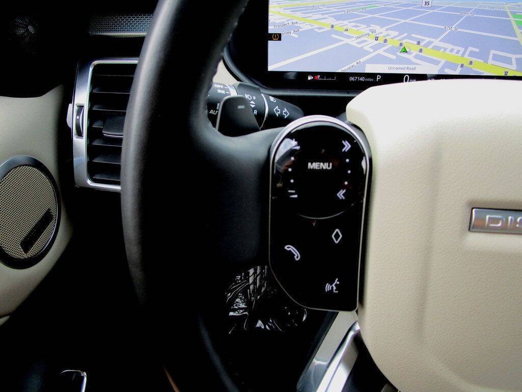 2020 Land Rover Discovery Image 24
