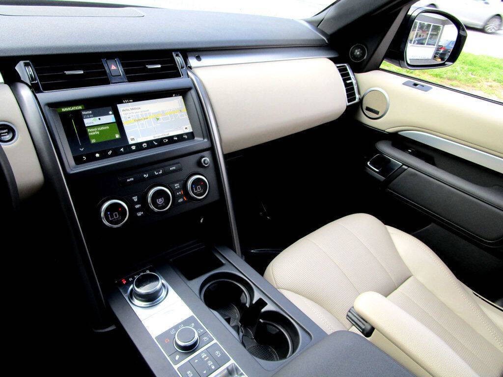2020 Land Rover Discovery Image 26