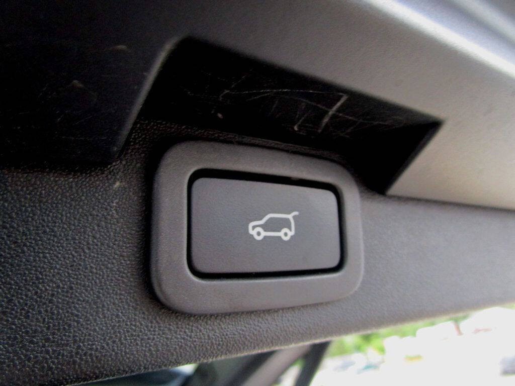2020 Land Rover Discovery Image 38