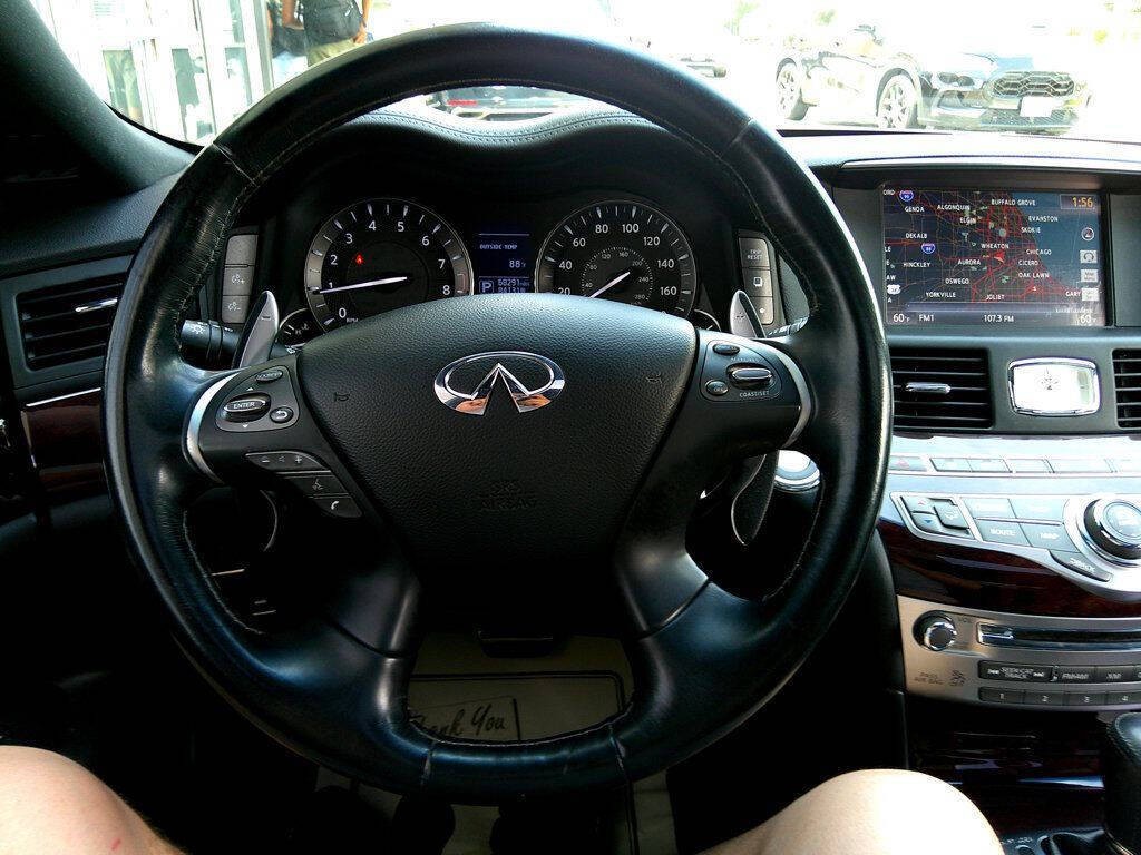 2017 INFINITI Q70 Image 18