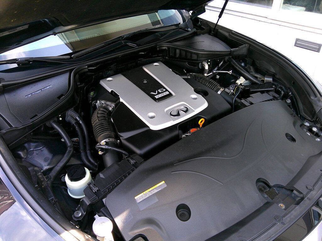 2017 INFINITI Q70 Image 29