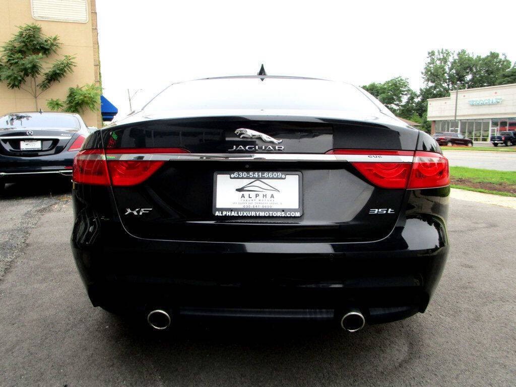 2016 Jaguar XF Image 9