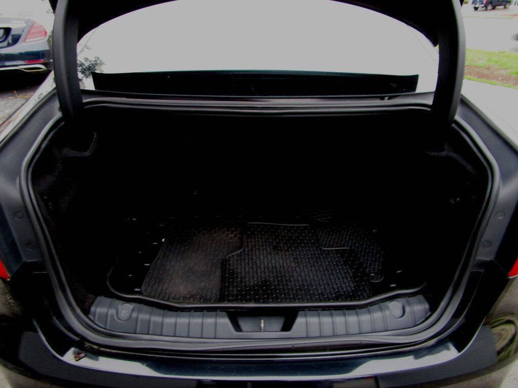 2016 Jaguar XF Image 25