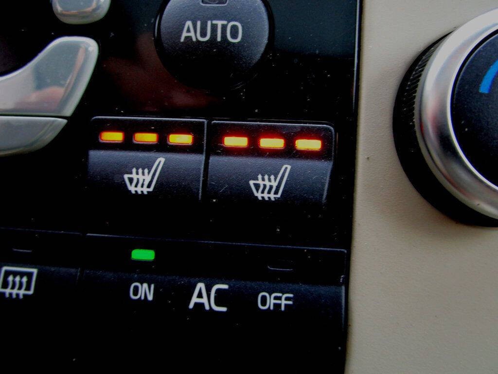 2010 Volvo S80 Image 24