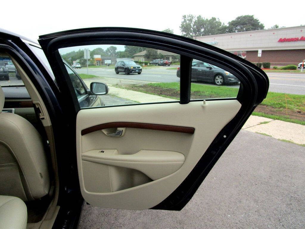 2010 Volvo S80 Image 30