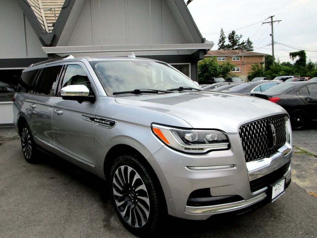 2022 Lincoln Navigator Image 7