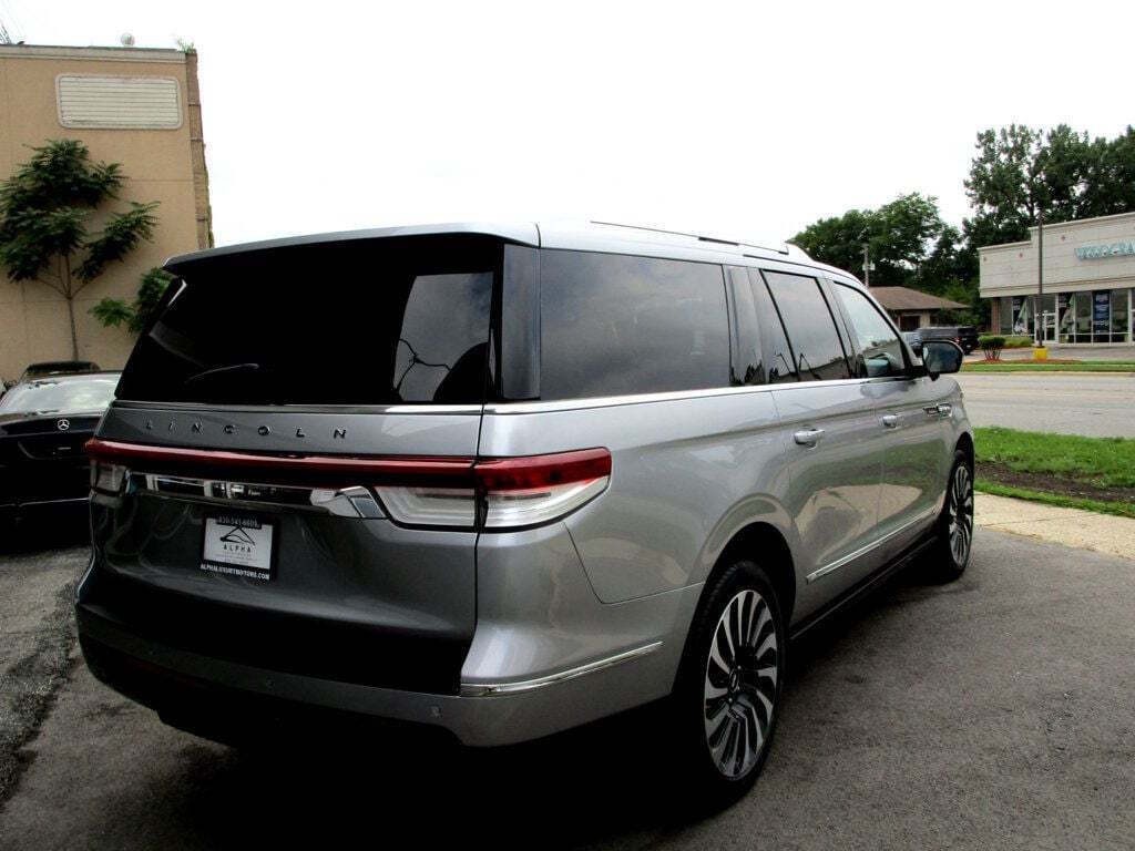 2022 Lincoln Navigator Image 8