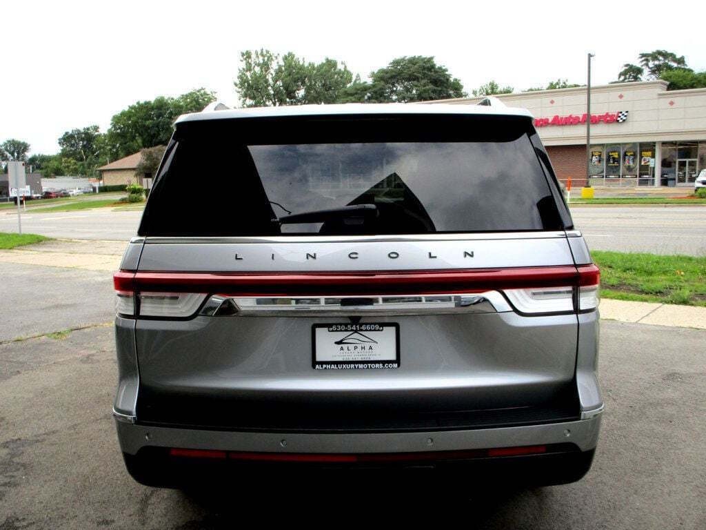 2022 Lincoln Navigator Image 9